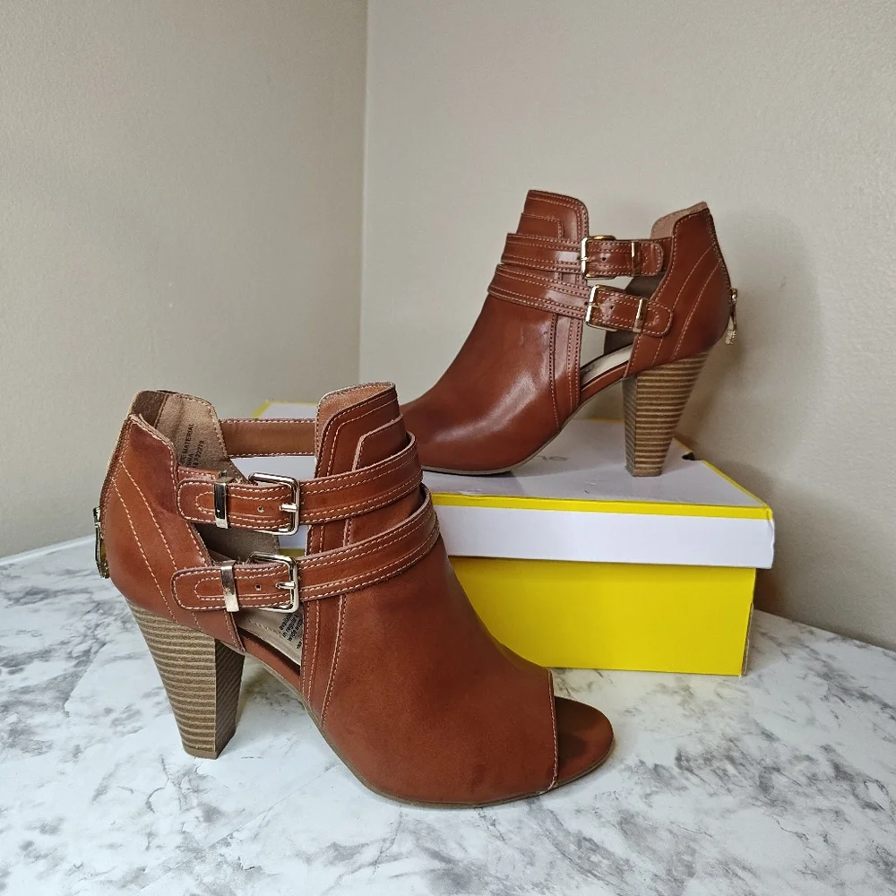Liz Claiborne Cognac Booties